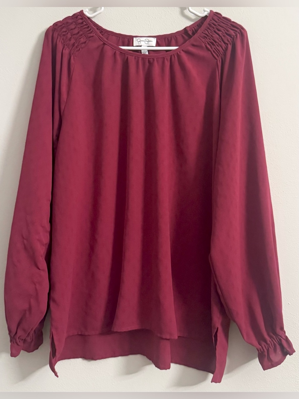 Jessica Simpson Women's Burgundy Long Sleeve Smocked Shoulder Blouse Size L Boho - Picture 2 of 8